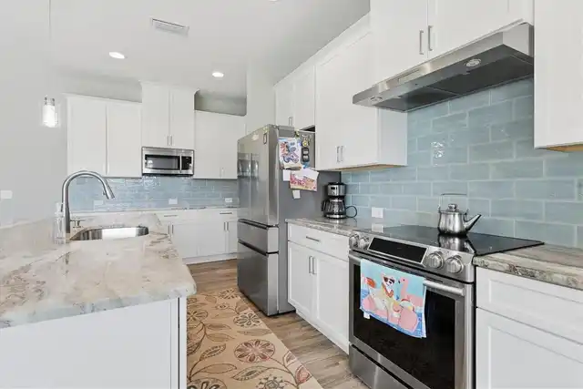 Listing Photo 18