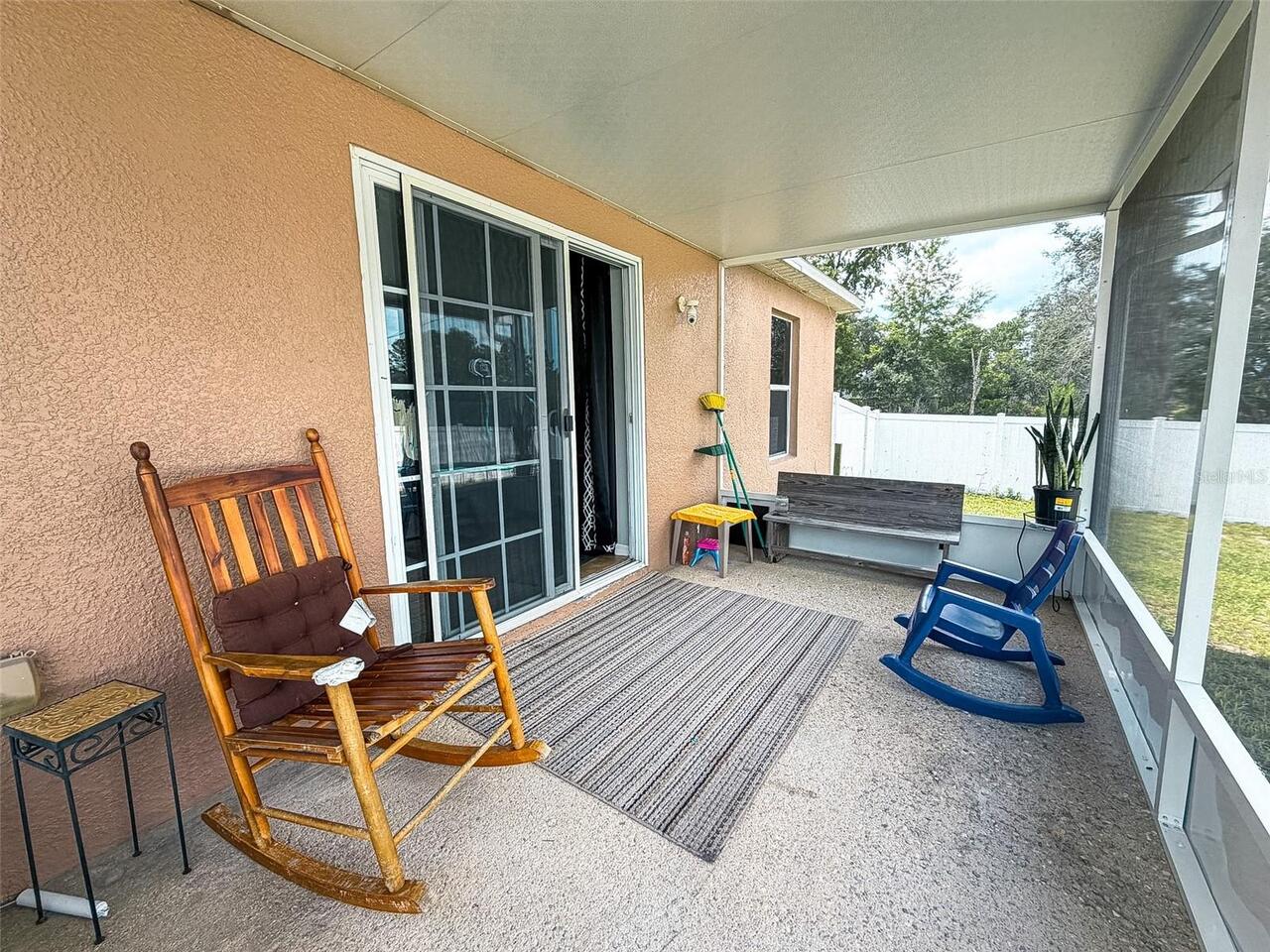 Listing Photo 12