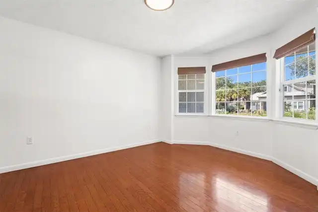 Listing Photo 15