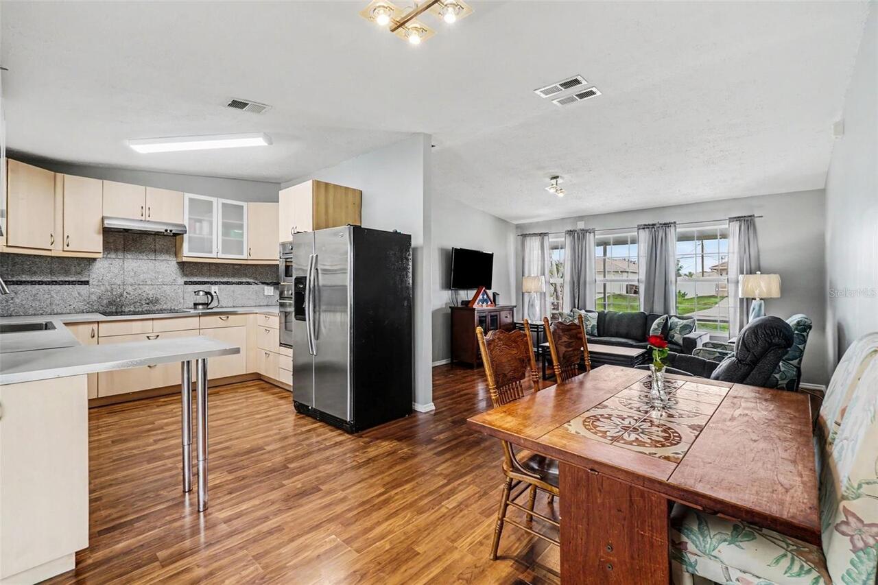 Listing Photo 11