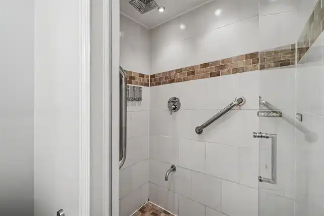 Listing Photo 18