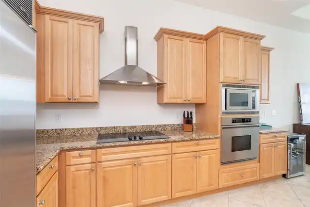 Listing Photo 18