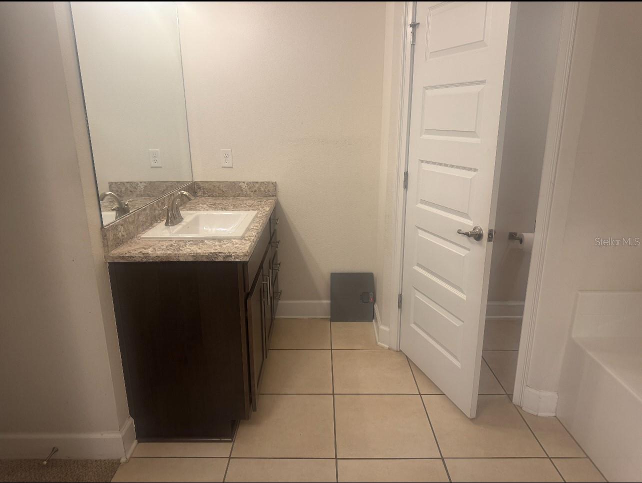 Listing Photo 12