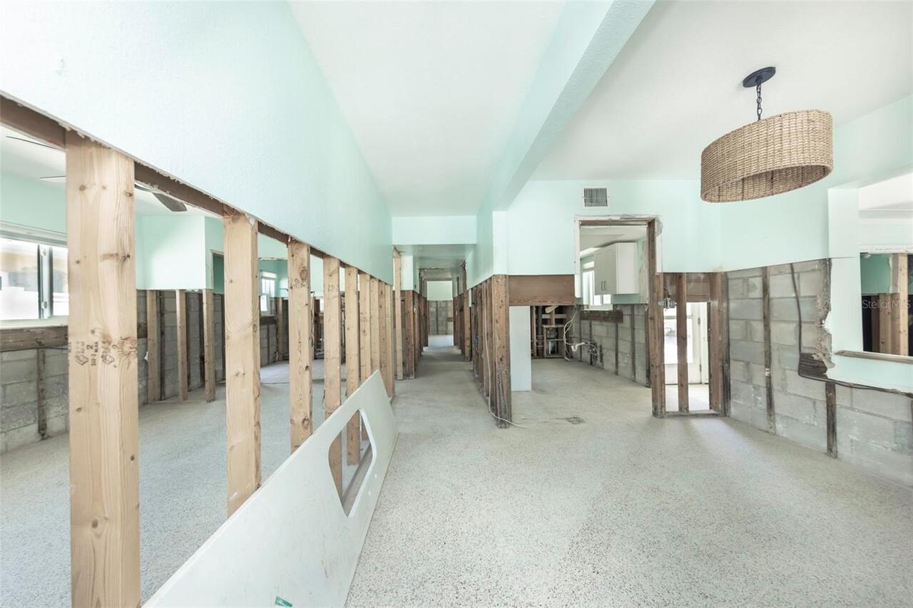 Listing Photo 14