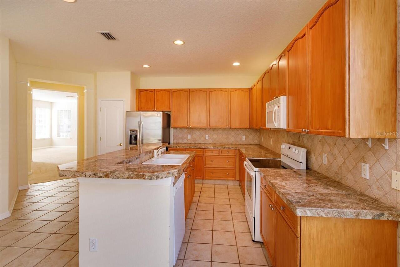 Listing Photo 12