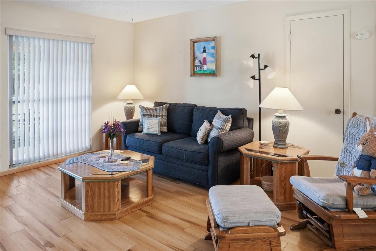 Listing Photo 8