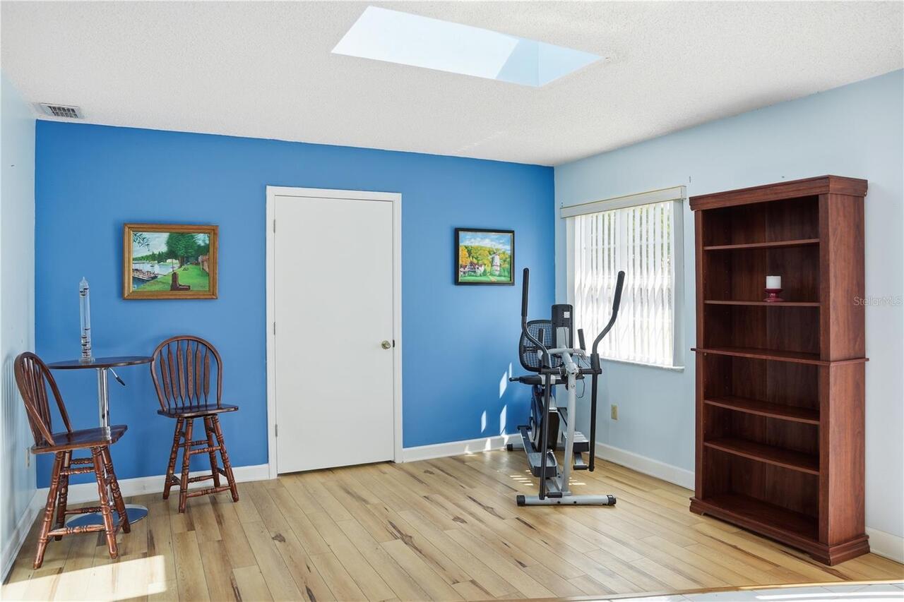 Listing Photo 18