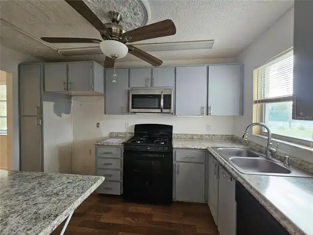 Listing Photo 7