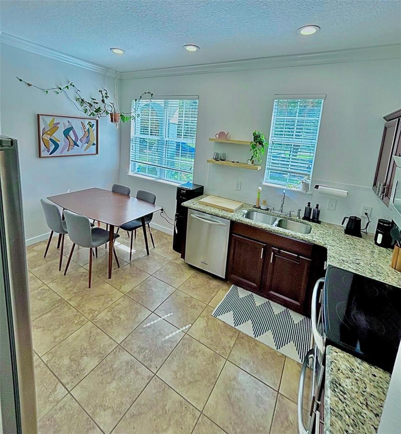 Listing Photo 12