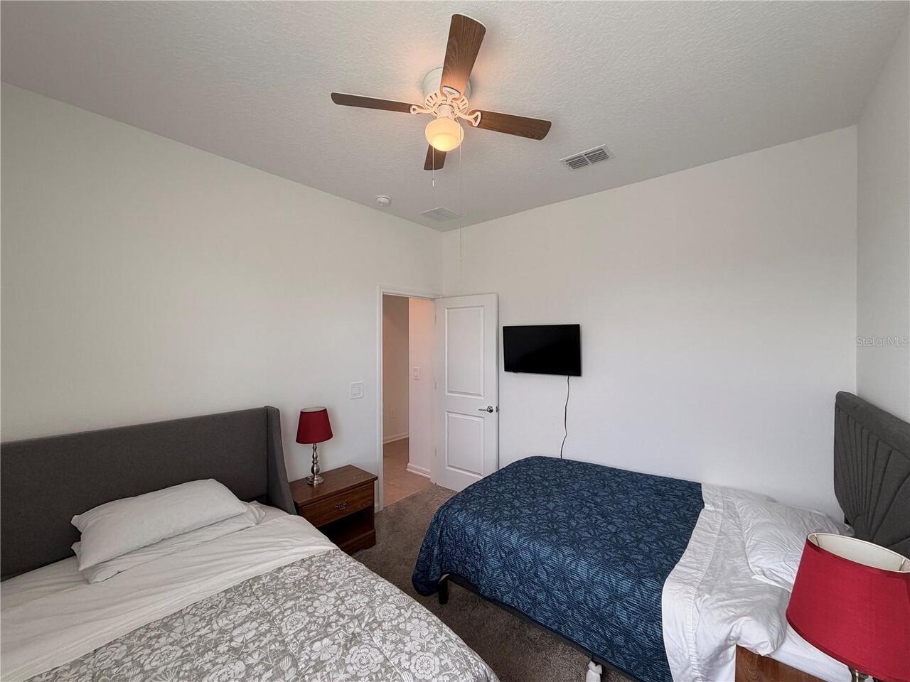 Listing Photo 12