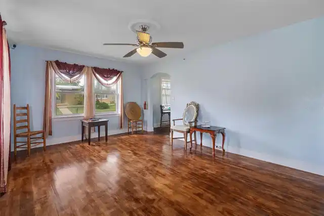 Listing Photo 8
