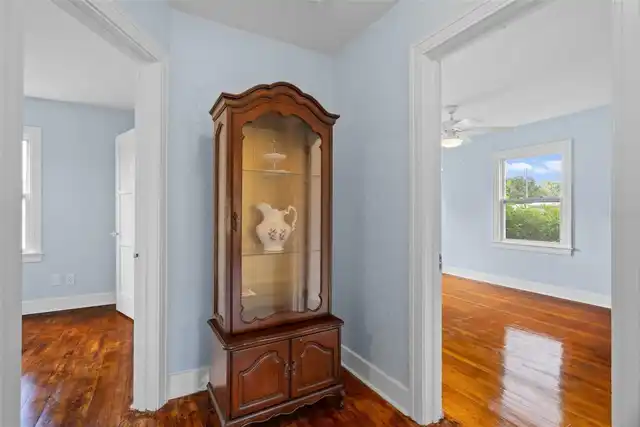 Listing Photo 12