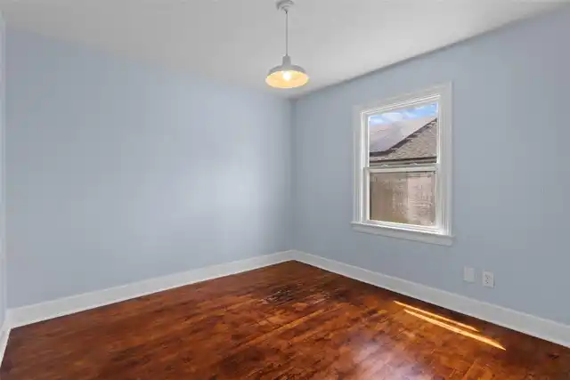 Listing Photo 17