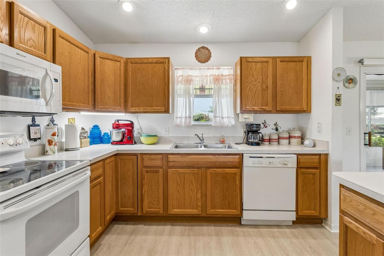 Listing Photo 10