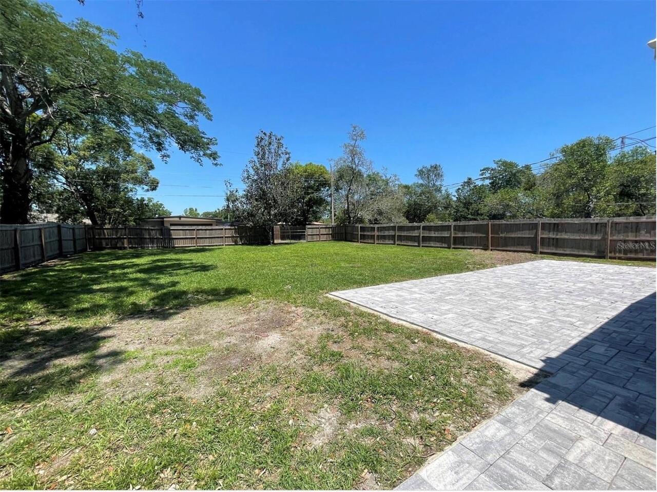Listing Photo 11
