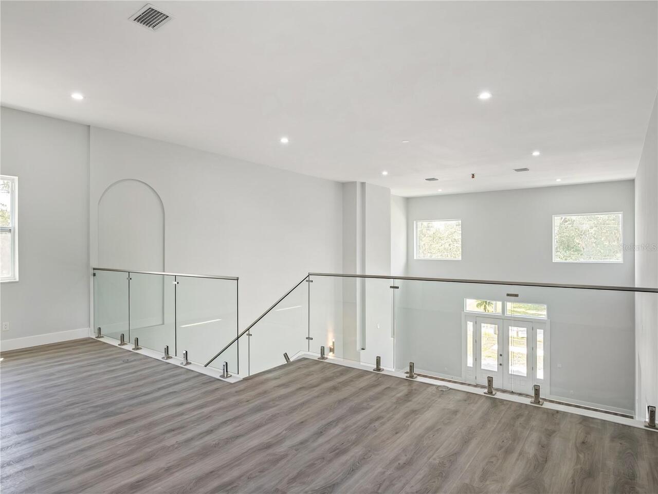 Listing Photo 9