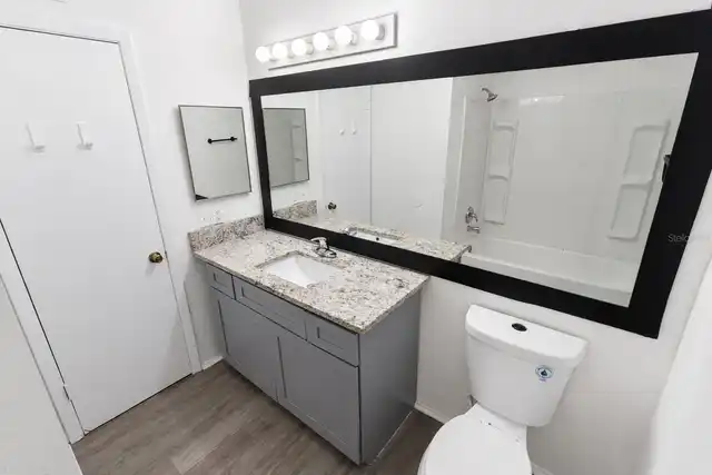 Listing Photo 10