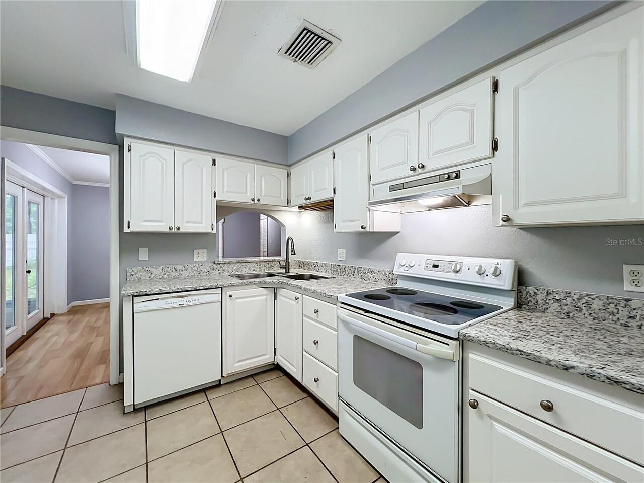 Listing Photo 9