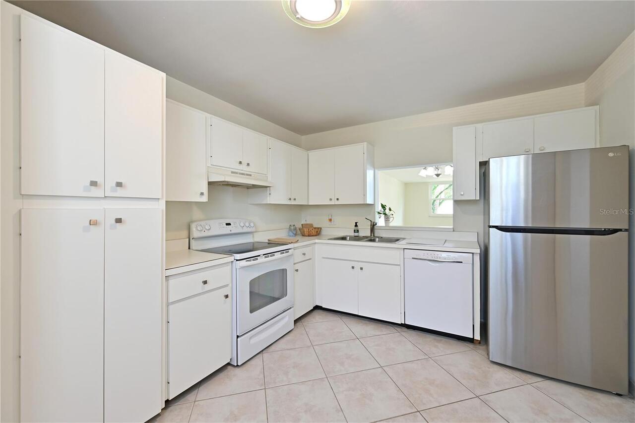 Listing Photo 9