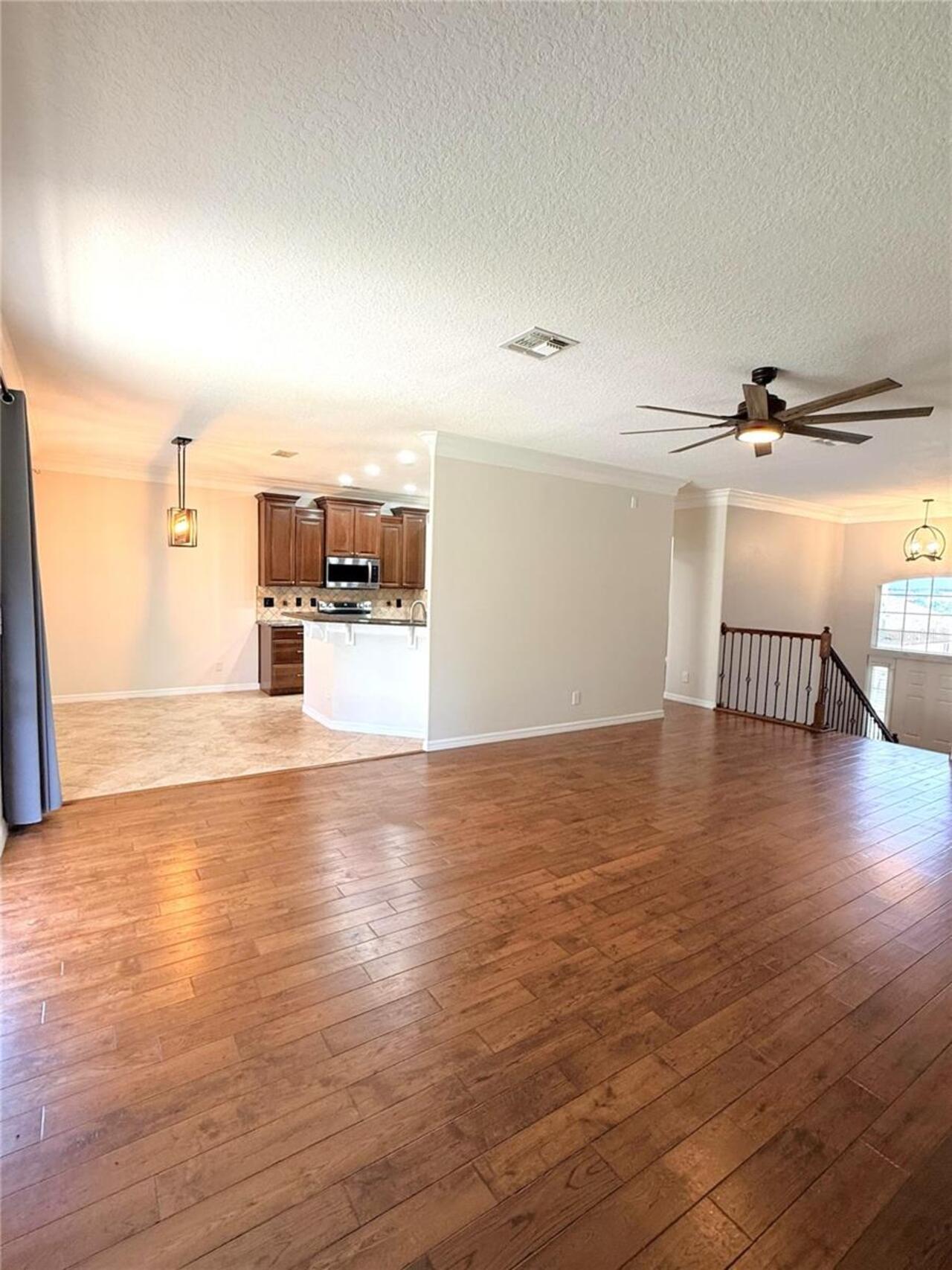 Listing Photo 14