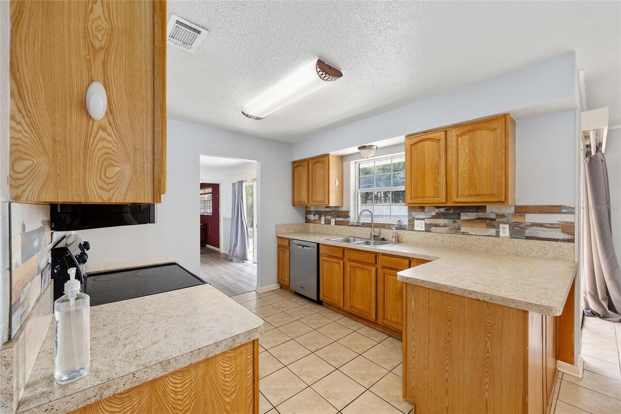 Listing Photo 16