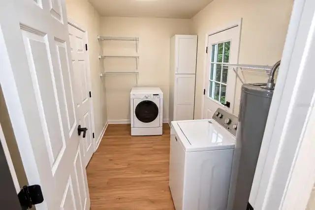 Listing Photo 11