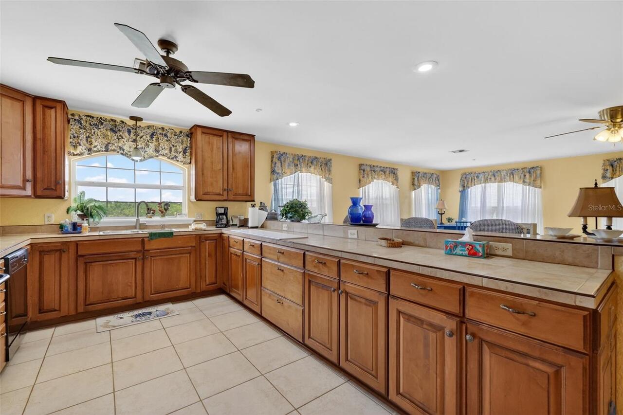 Listing Photo 12
