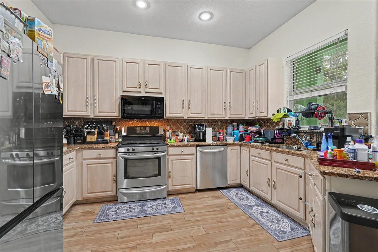Listing Photo 9
