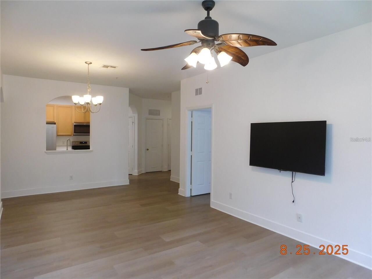 Listing Photo 9