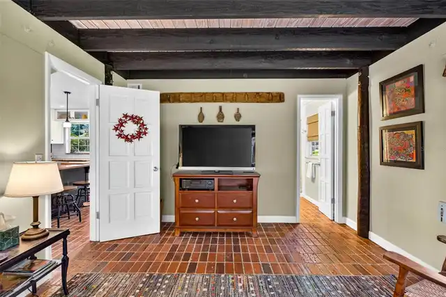 Listing Photo 25