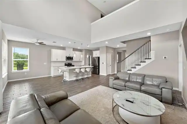 Listing Photo 8