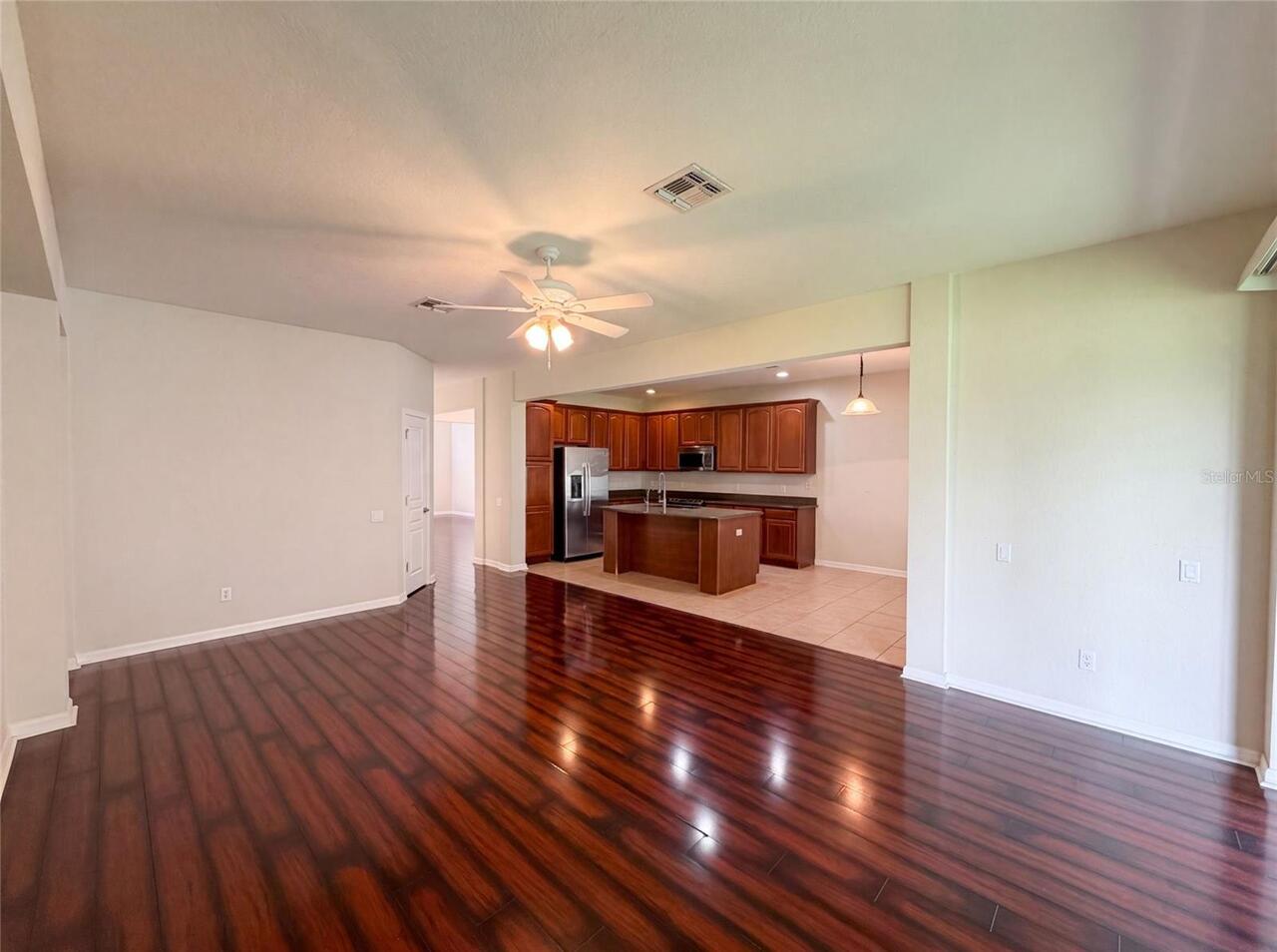 Listing Photo 9