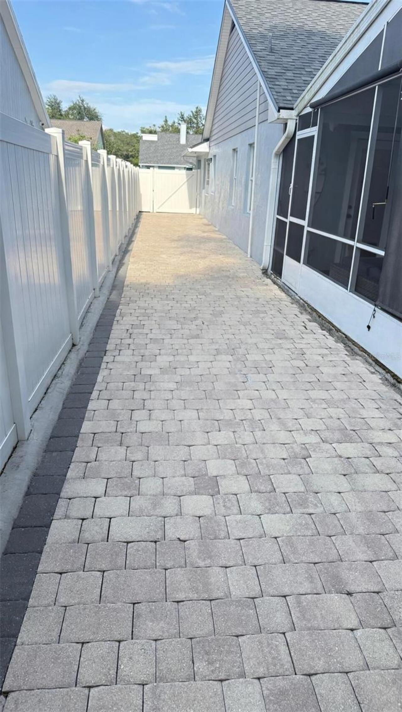 Listing Photo 17