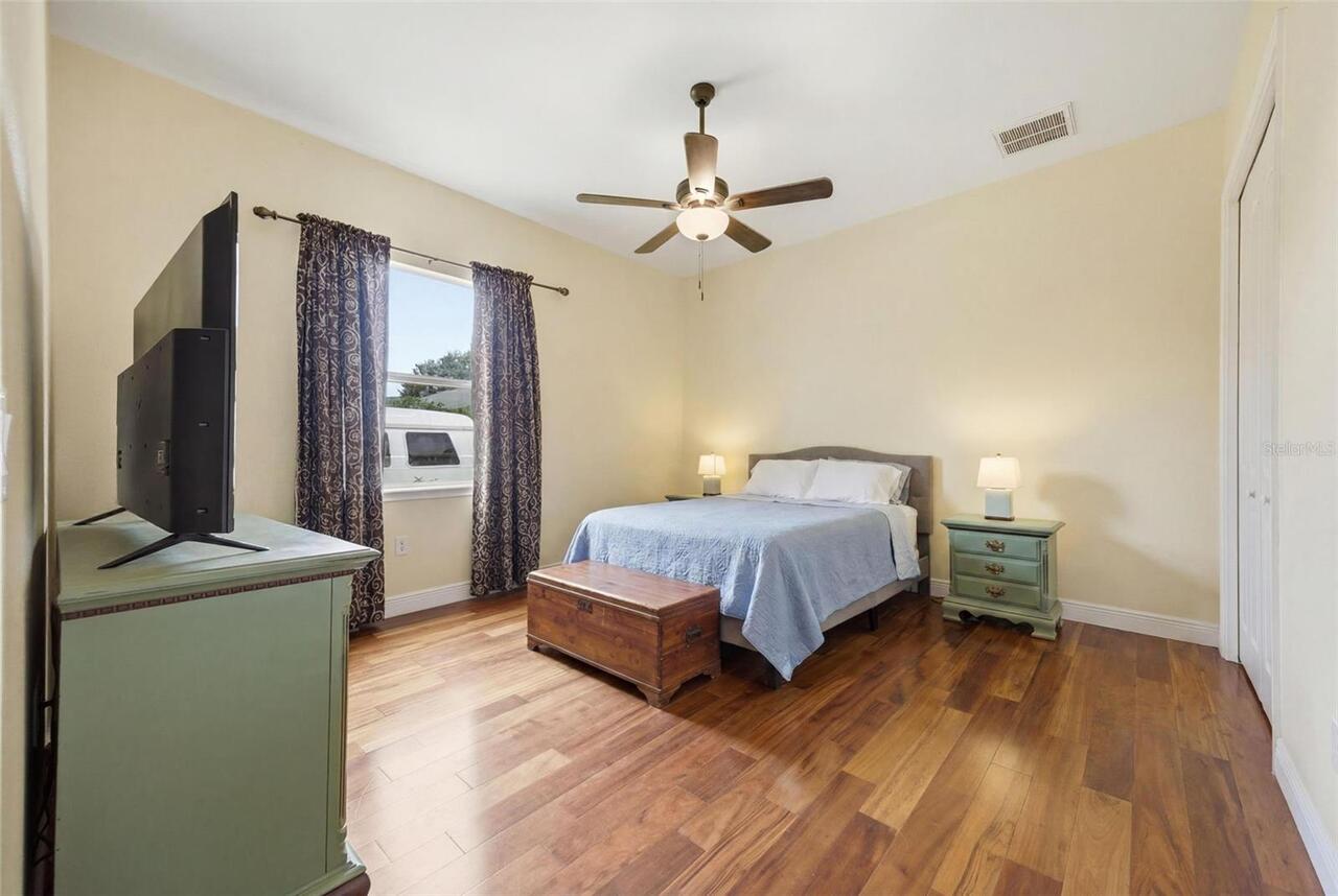 Listing Photo 14