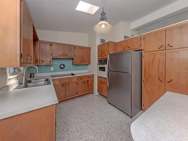 Listing Photo 17