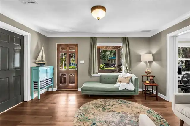 Listing Photo 6