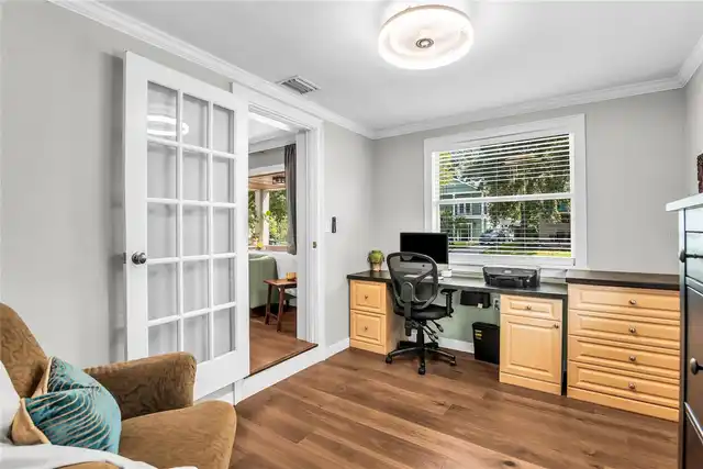 Listing Photo 9