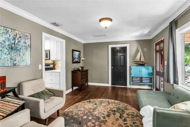 Listing Photo 10