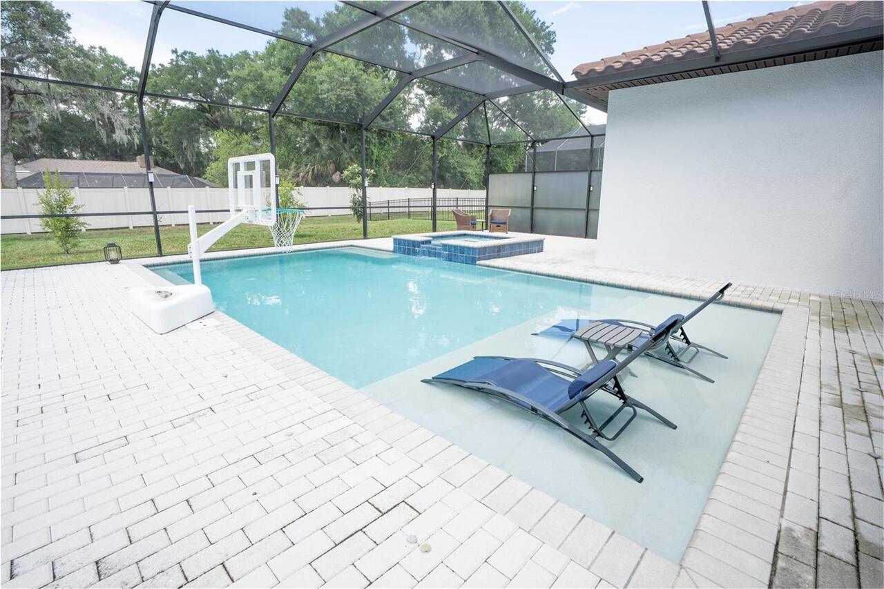 Listing Photo 15