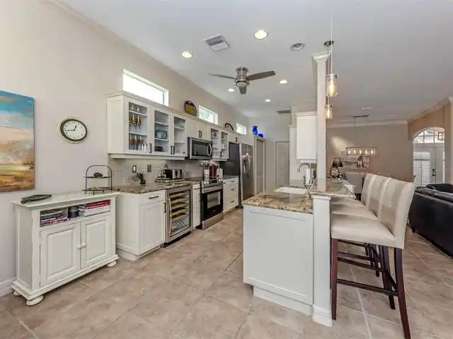 Listing Photo 7