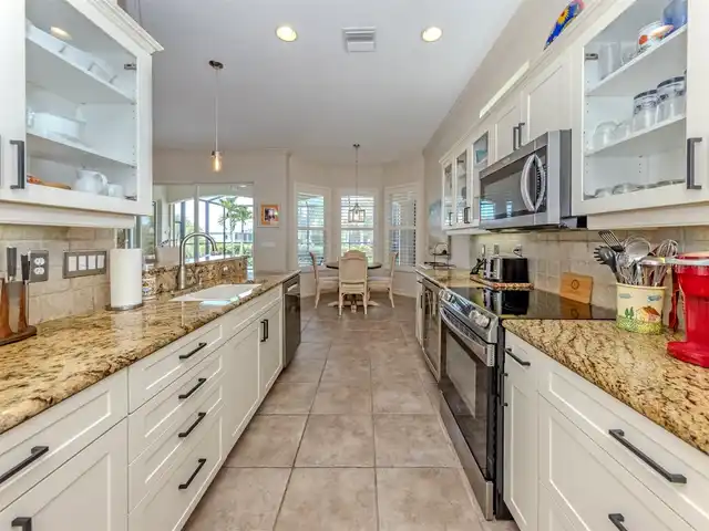Listing Photo 8