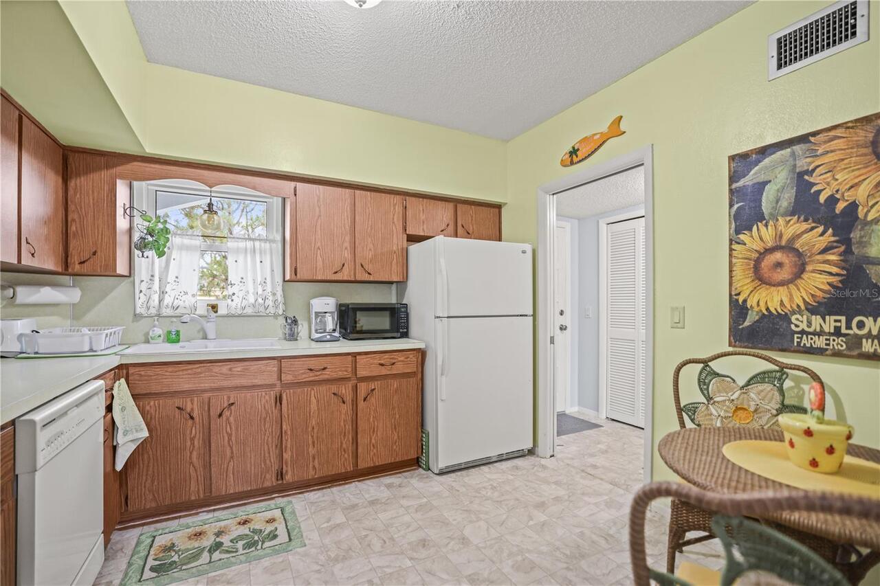 Listing Photo 11