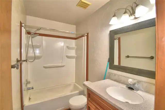 Listing Photo 18