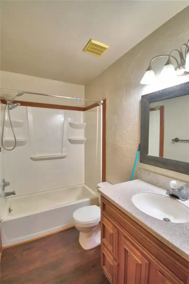 Listing Photo 19