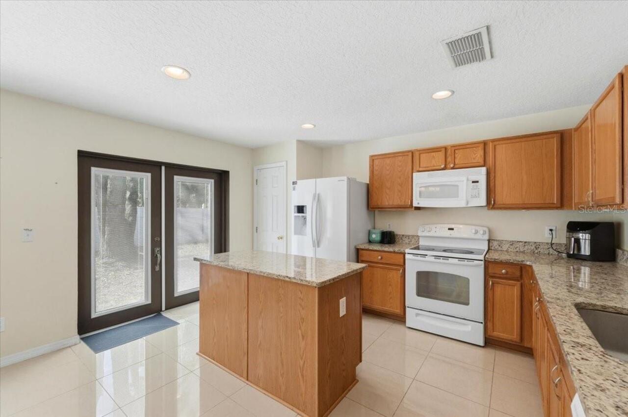 Listing Photo 8