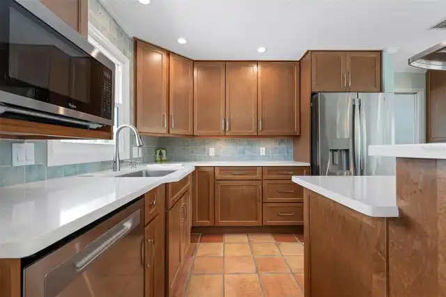 Listing Photo 18