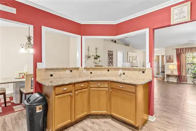 Listing Photo 15