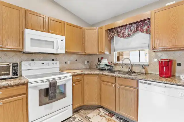 Listing Photo 18