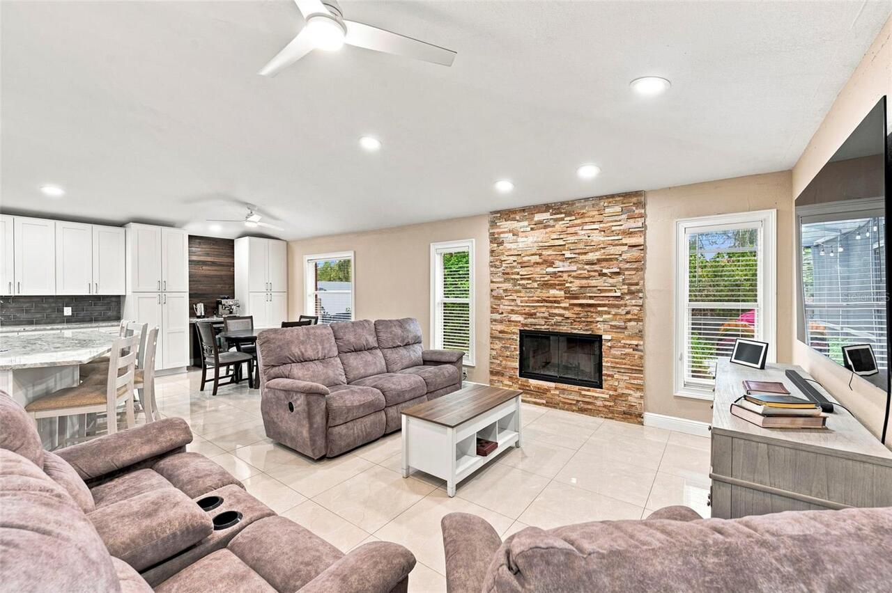 Listing Photo 14