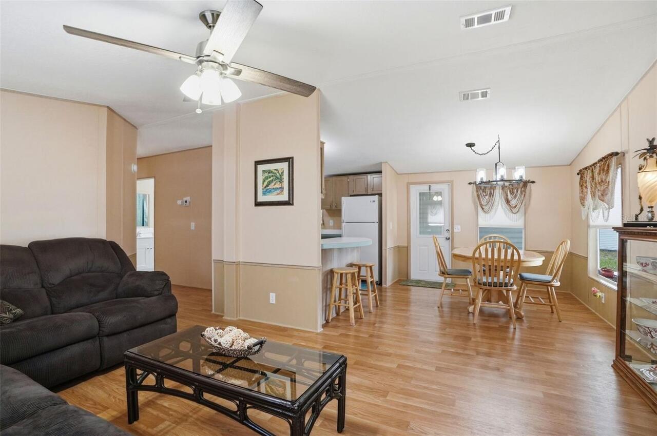 Listing Photo 11